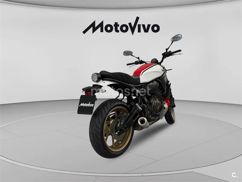 Yamaha XSR700 - Vista 4