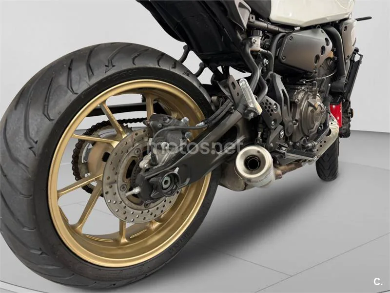 Yamaha XSR700 - Vista 9