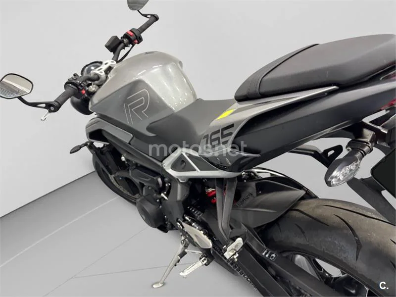 Triumph Street Triple 765 - Vista 11