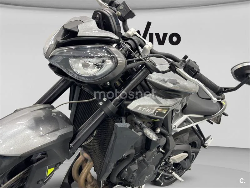 Triumph Street Triple 765 - Vista 3