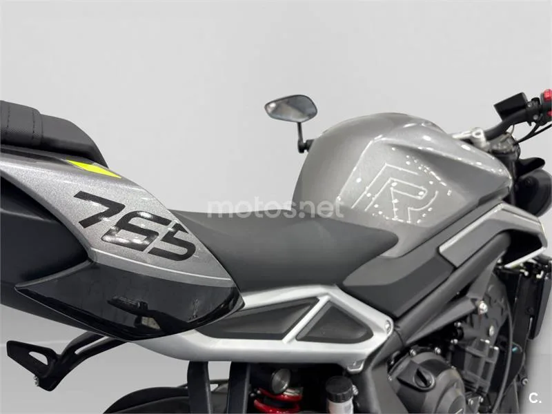 Triumph Street Triple 765 - Vista 8