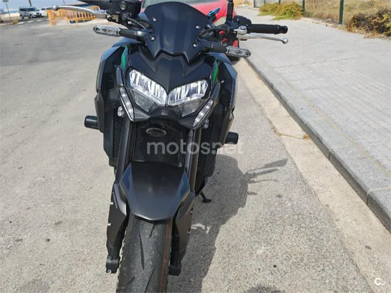 Kawasaki Z900 - Vista 3