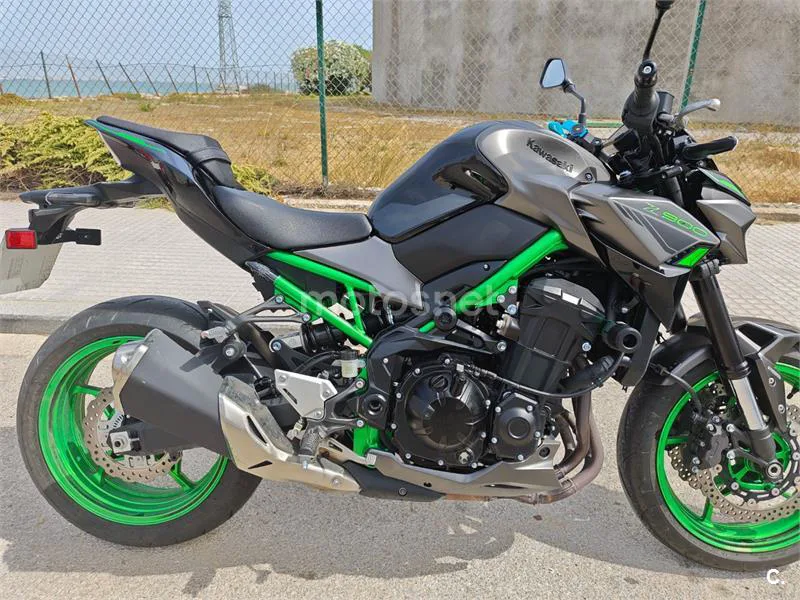 Kawasaki Z900 - Vista 4
