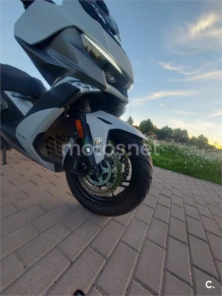 Kymco Xciting VS 400 - Vista 5