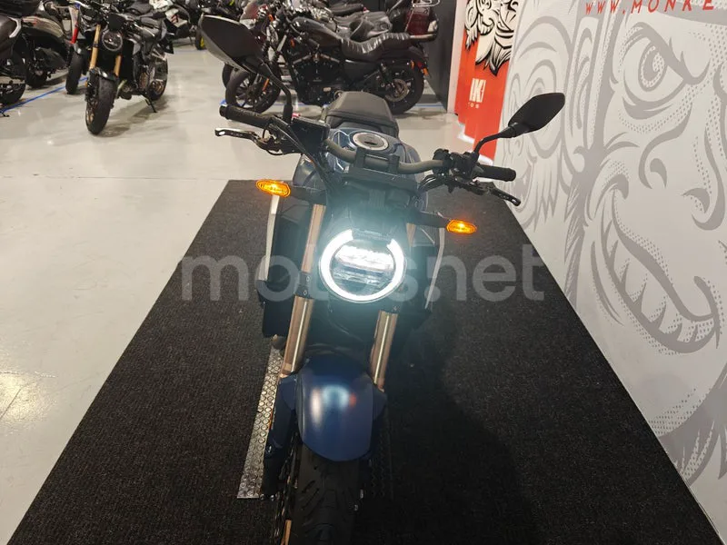 Honda CB650R - Vista 4