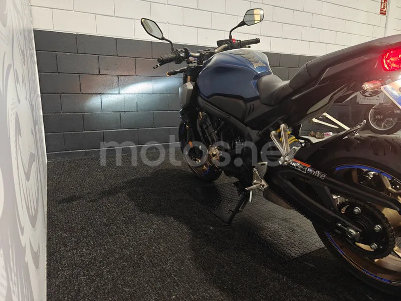 Honda CB650R - Vista 5