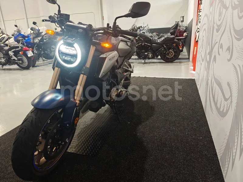 Honda CB650R - Vista 6