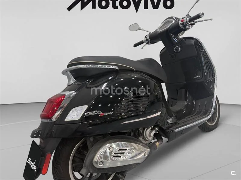 Vespa GTS 300 - Vista 4