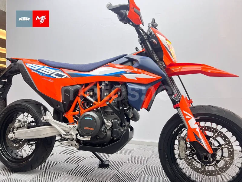 KTM 690 SMC R 8999 € 2023 Valencia - 2