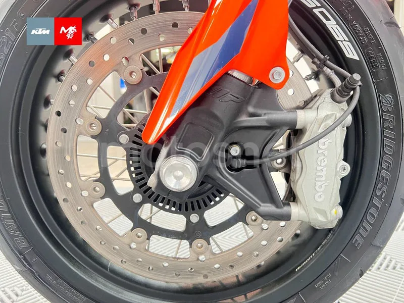 KTM 690 SMC R - Vista 6