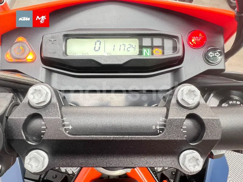 KTM 690 SMC R - Vista 8