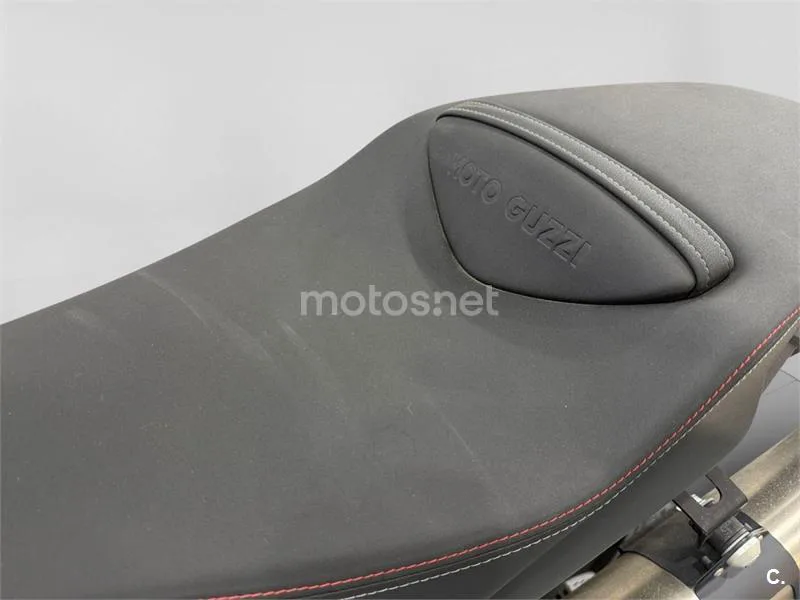 Moto Guzzi V85 Strada - Vista 8