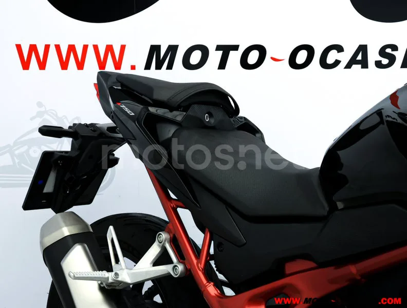 Honda CB750 Hornet - Vista 11