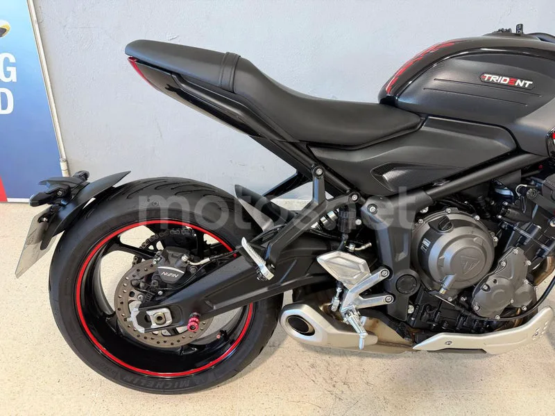 Triumph Trident 660 - Vista 10