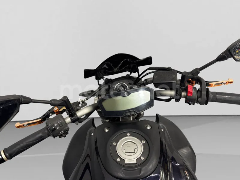 Yamaha MT-07 - Vista 9