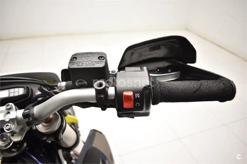 Husqvarna 701 Enduro - Vista 12