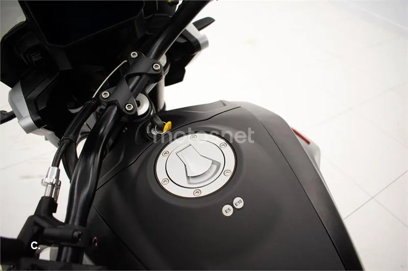 Moto Guzzi V85 TT - Vista 14