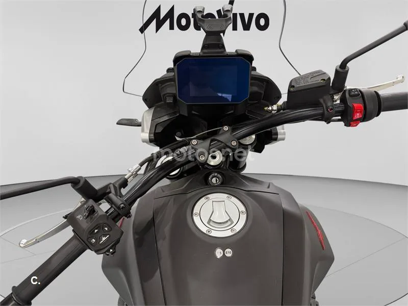 Moto Guzzi V85 TT - Vista 15