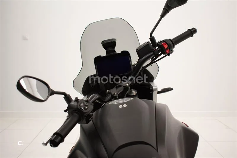 Moto Guzzi V85 TT - Vista 7
