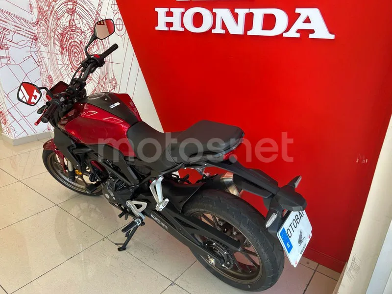 Honda CB300R - Vista 3