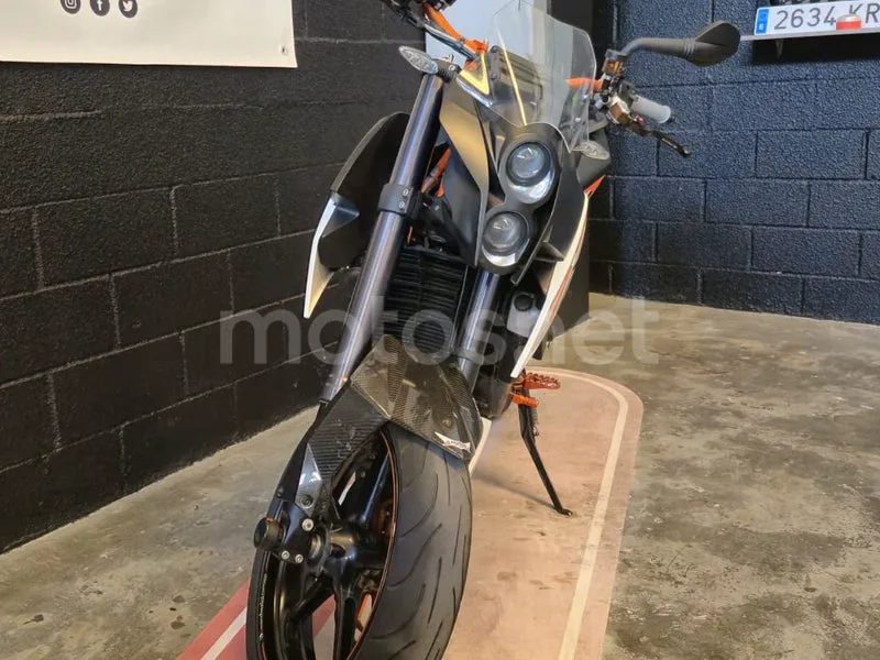 KTM 690 Duke R - Vista 3