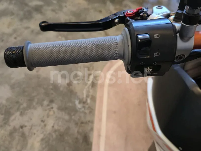 KTM 690 Duke R - Vista 8