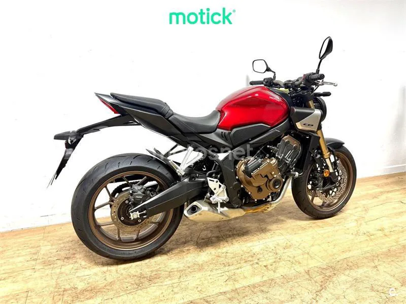 Honda CB650R - Vista 11