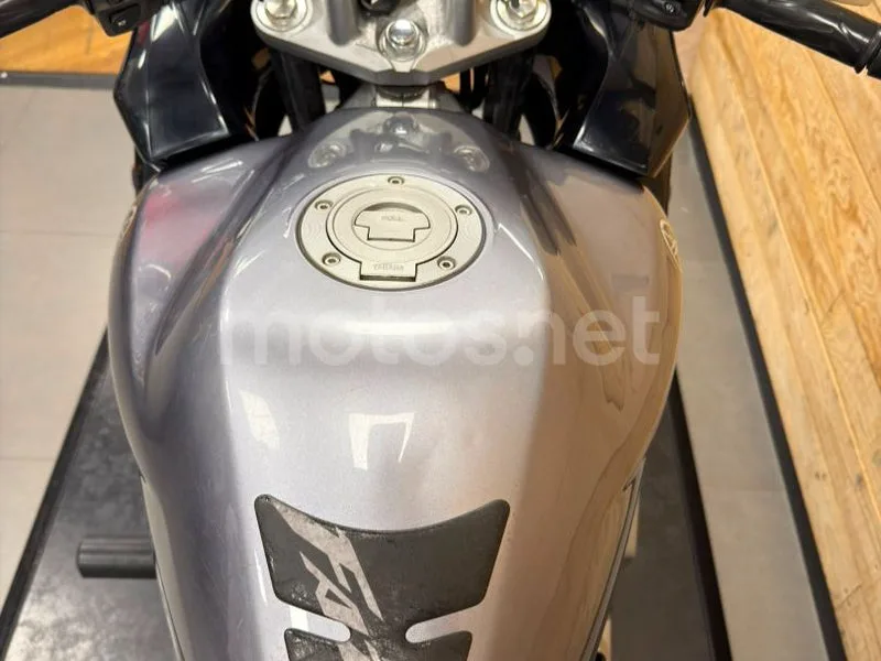 Yamaha FZ6 Fazer - Vista 13