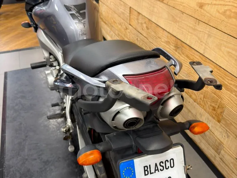 Yamaha FZ6 Fazer - Vista 14