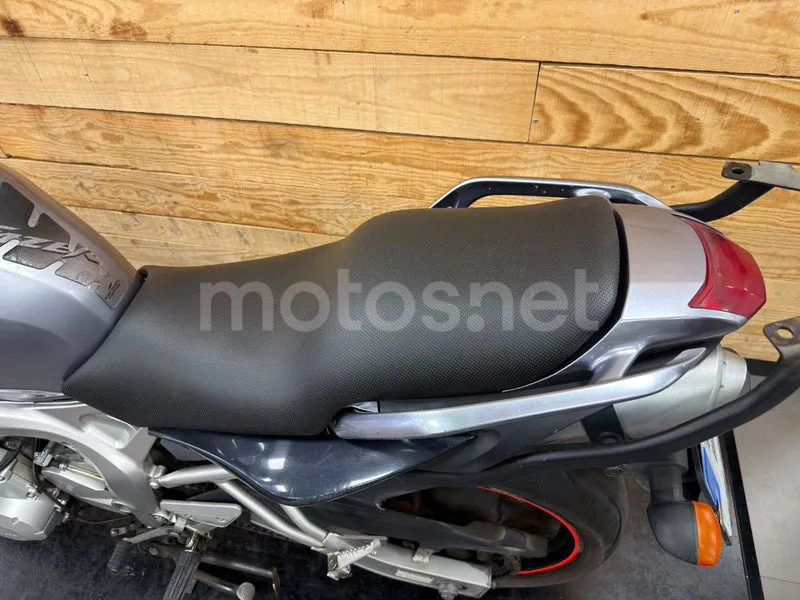 Yamaha FZ6 Fazer - Vista 15