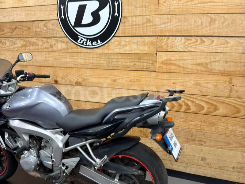 Yamaha FZ6 Fazer - Vista 18