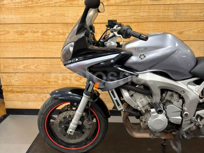 Yamaha FZ6 Fazer - Vista 21