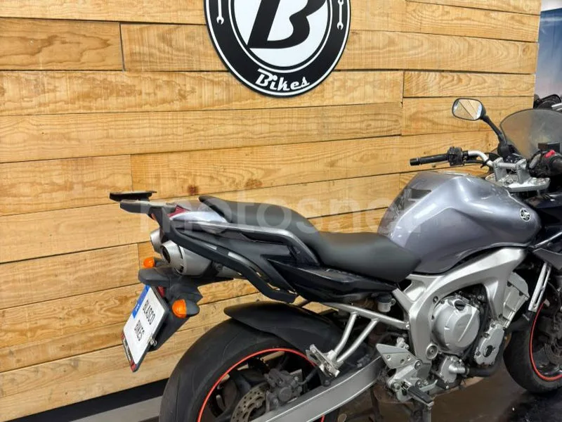 Yamaha FZ6 Fazer - Vista 5