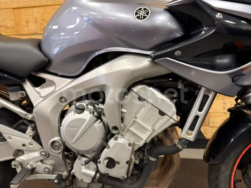 Yamaha FZ6 Fazer - Vista 7