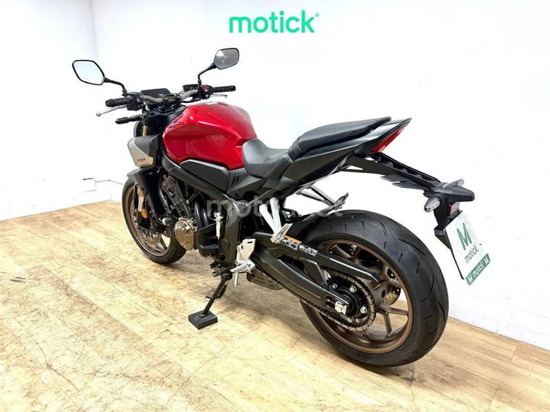 Honda CB650R - Vista 10
