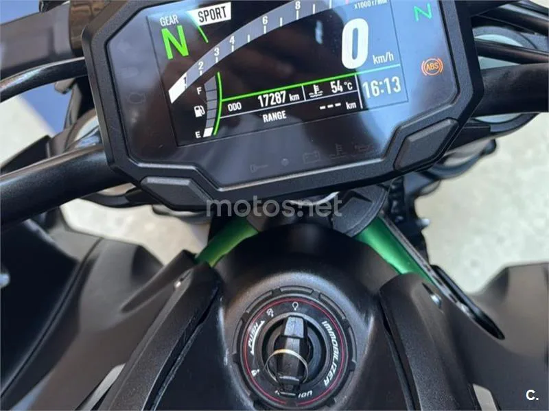 Kawasaki Z900 - Vista 11