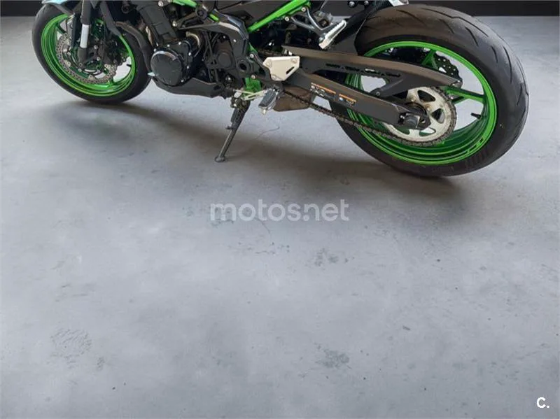 Kawasaki Z900 - Vista 9