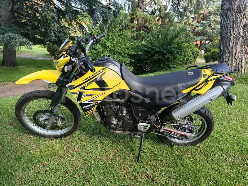 Yamaha XT660R - Vista 10