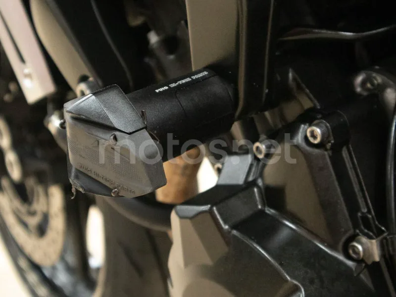Yamaha FZ6 - Vista 14
