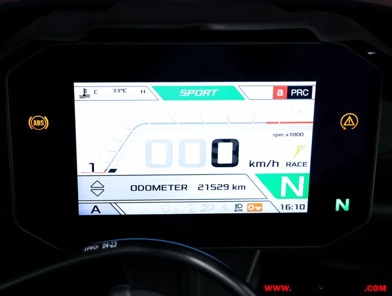 Aprilia RSV4 - Vista 6
