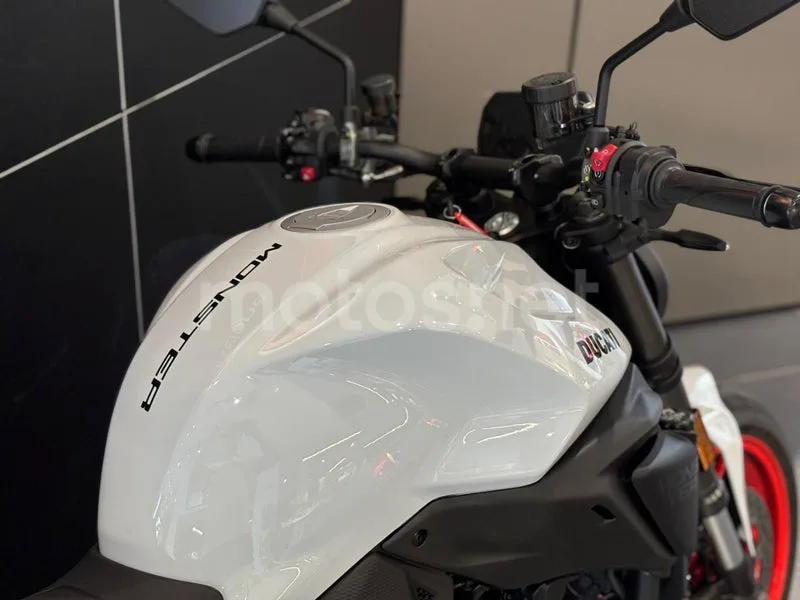 Ducati Monster - Vista 8