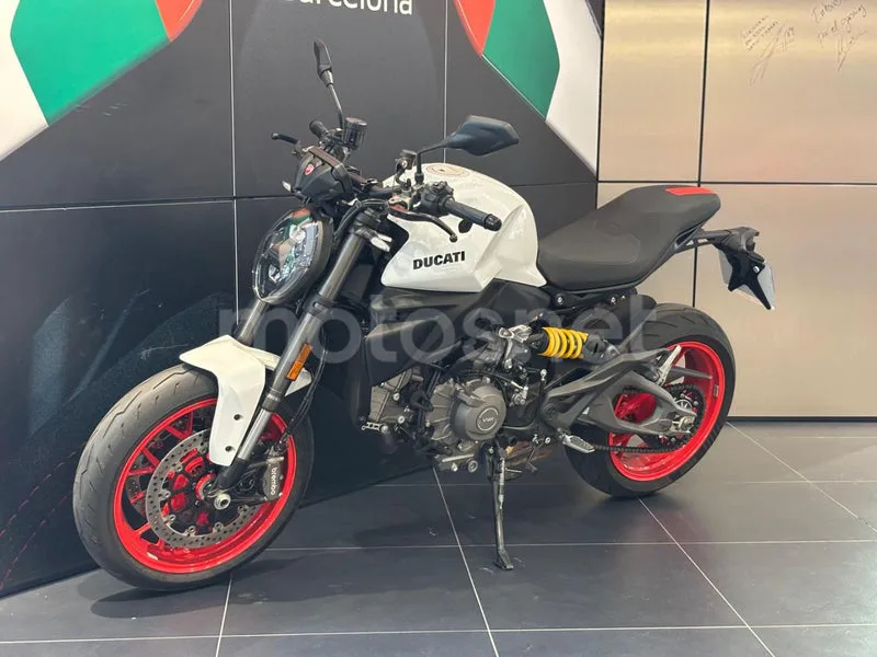 Ducati Monster - Vista 9