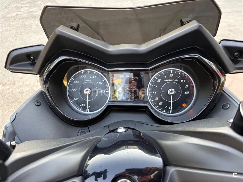 Yamaha XMAX 125 - Vista 12