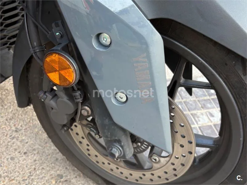 Yamaha XMAX 125 - Vista 13