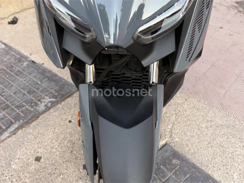 Yamaha XMAX 125 - Vista 16