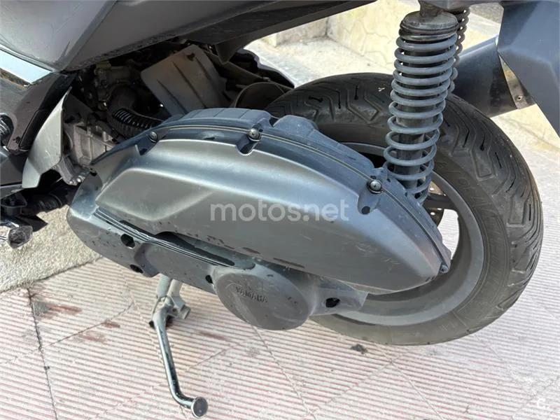 Yamaha XMAX 125 - Vista 6