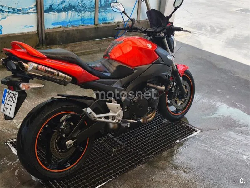 Suzuki GSR600 - Vista 7
