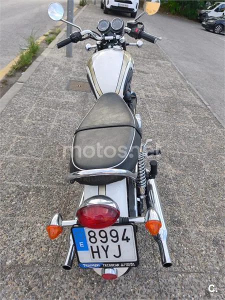 Triumph Bonneville T100 - Vista 3