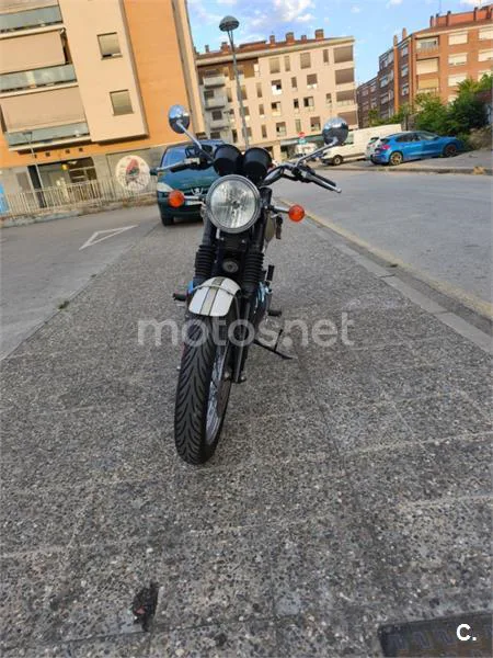 Triumph Bonneville T100 - Vista 4