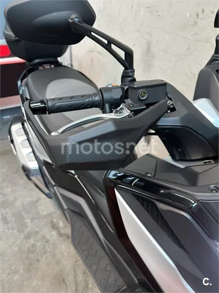 Kymco DTX 125 - Vista 3